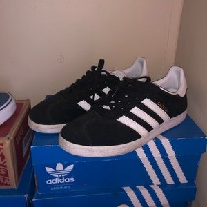 Adidas gazelles size 9